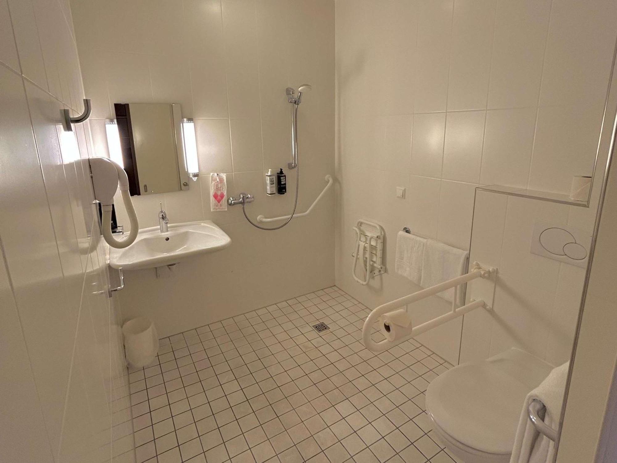 Ibis Esch Belval Hotel Екстериор снимка