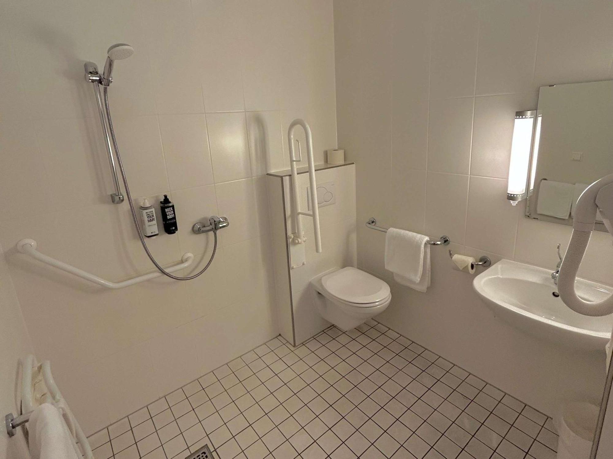 Ibis Esch Belval Hotel Екстериор снимка