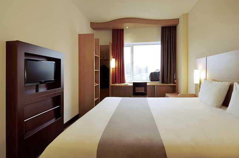 Ibis Esch Belval Hotel Екстериор снимка