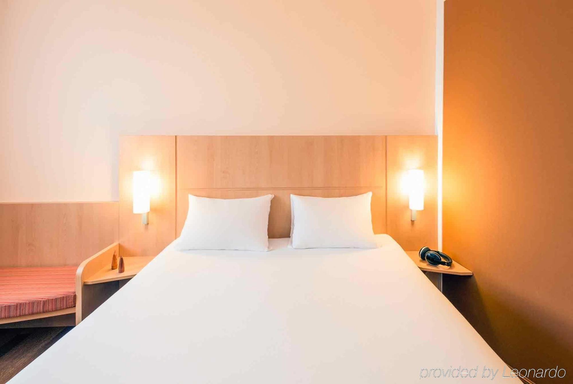 Ibis Esch Belval Hotel Екстериор снимка
